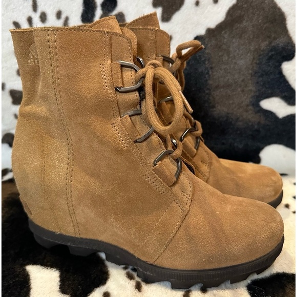 Sorel Women’s Joan of Arctic Wedge II Waterproof Suede Boots Size 5 - Picture 2 of 8